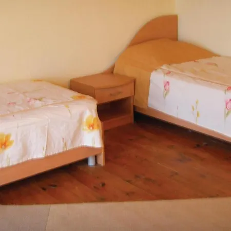 度假居 Five-bedroom Holiday In *